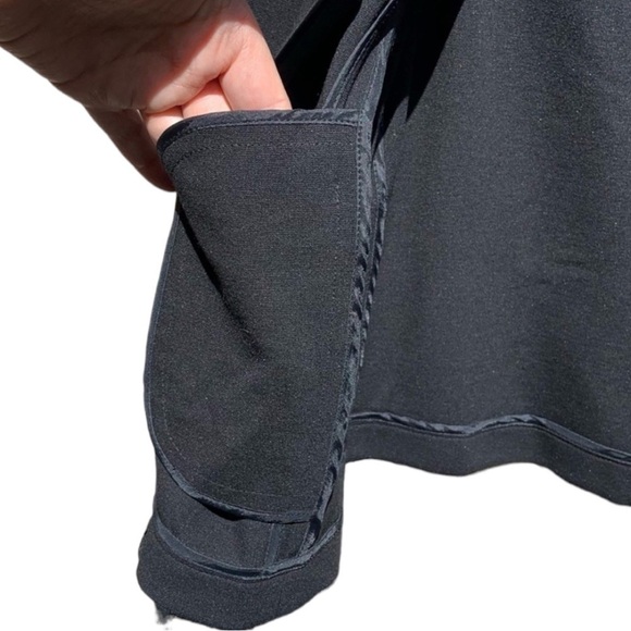 🌻Black Tailored Magaschoni Collection Jacket with Gold Circle Grommets Size 6 - Picture 6 of 11